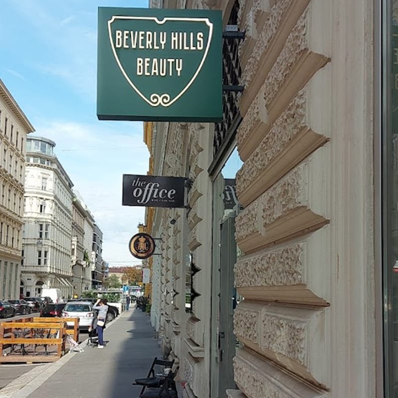 Laser-Tattooentfernung & Permanent-Make-up-Entfernung in Wien